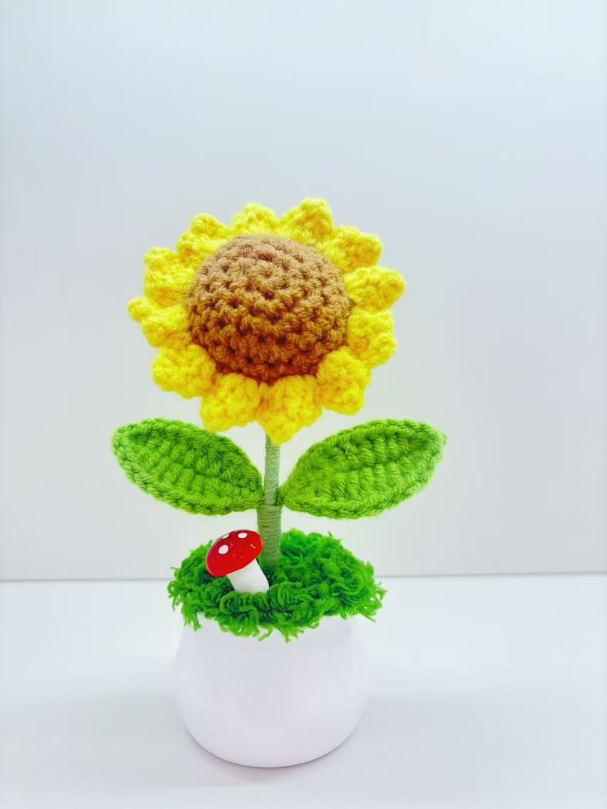 5 crocheted sunflower potted plants