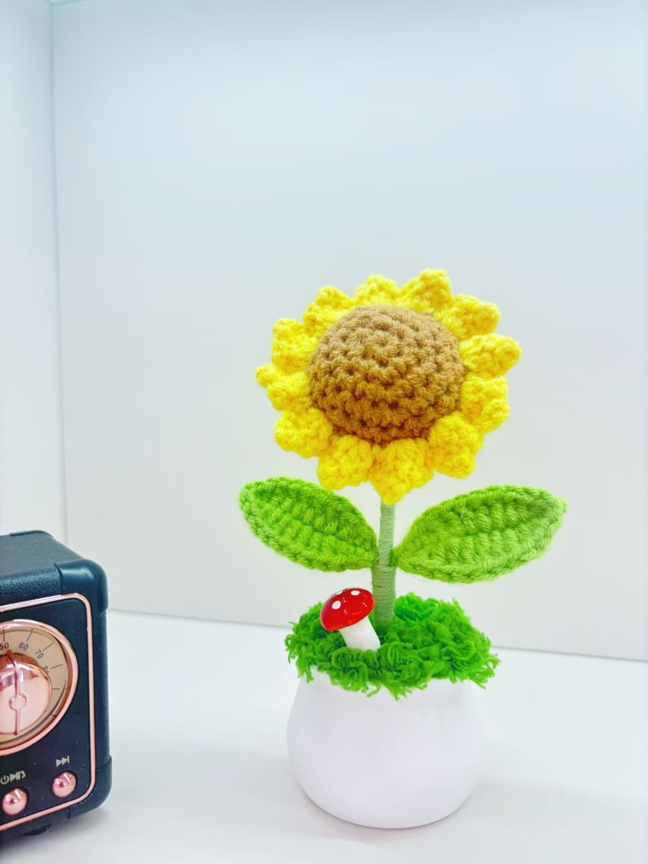 5 crocheted sunflower potted plants