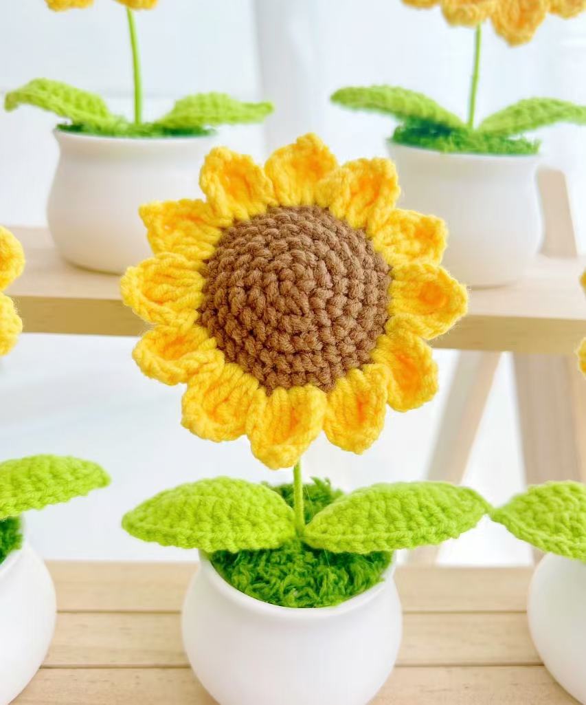 5 crocheted sunflower potted plants